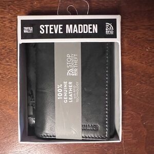 NWT Steve Madden Black Leather Trifold Wallet